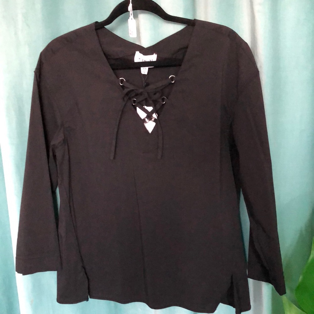 Highline Collective Top M - V Neck, Hooks & Ribbons